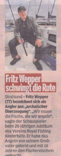 Fritz Wepper schwingt die Rute