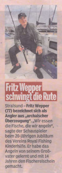 Fritz Wepper schwingt die Rute